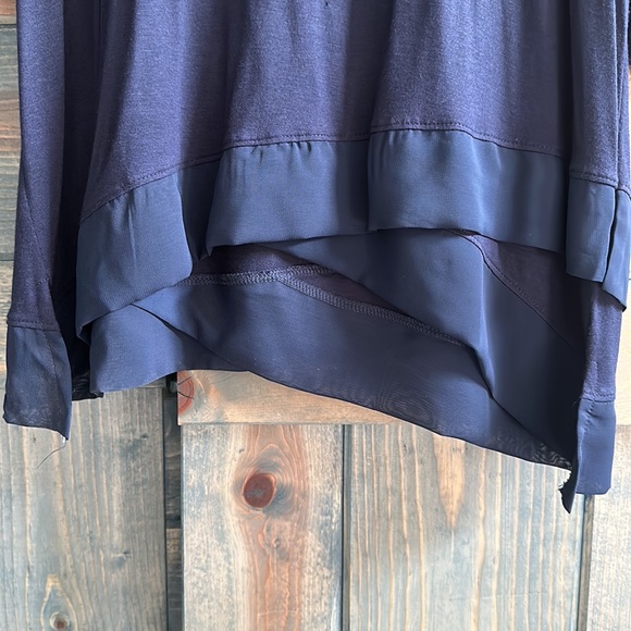 Women’s navy tunic- can wear with everything! - Picture 2 of 5